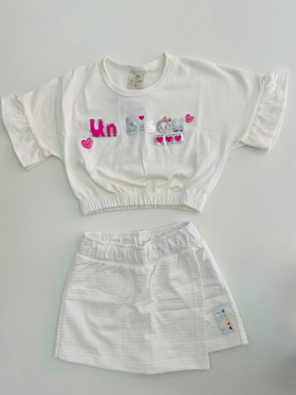Conjunto Blusa Manga Curta e Short Saia Un Bisou Corações Menina - Abrange - Image 2